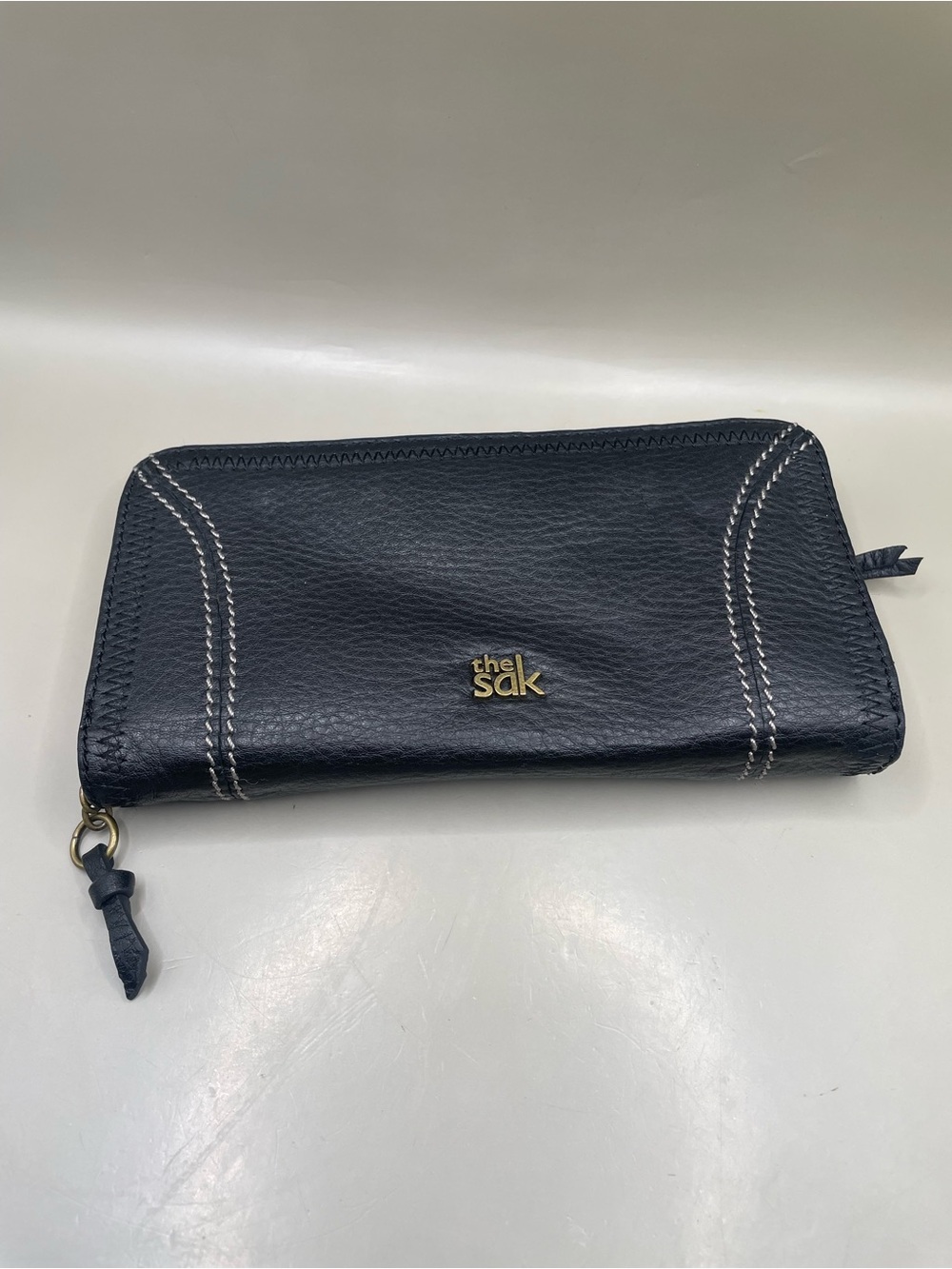 The Sak Women’s Black Leather Zipped Wallet W/Coin Pocket 7.5x4”